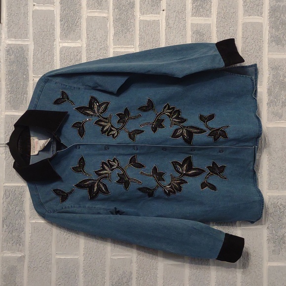 Victor Costa Jackets & Blazers - Vintage Victor Costa Women's Denim with Black Velvet Trim Beaded Jacket Small